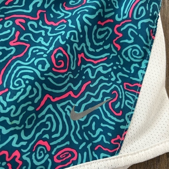 Nike Girls Dri Fit Tempo Running Shorts   Size Large. - Picture 4 of 6